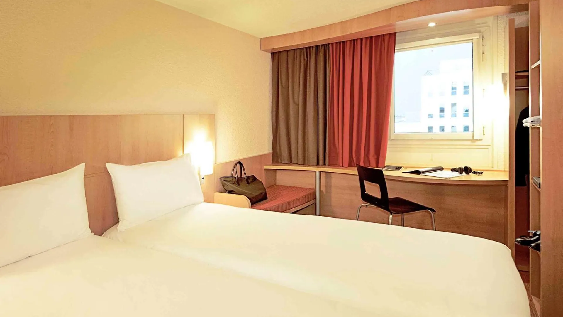 Ibis Paris Porte D'orleans 3*