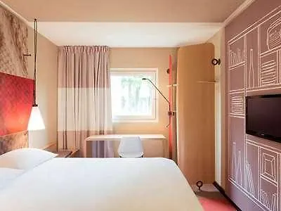Hotel Ibis Paris Porte D'orleans 3*