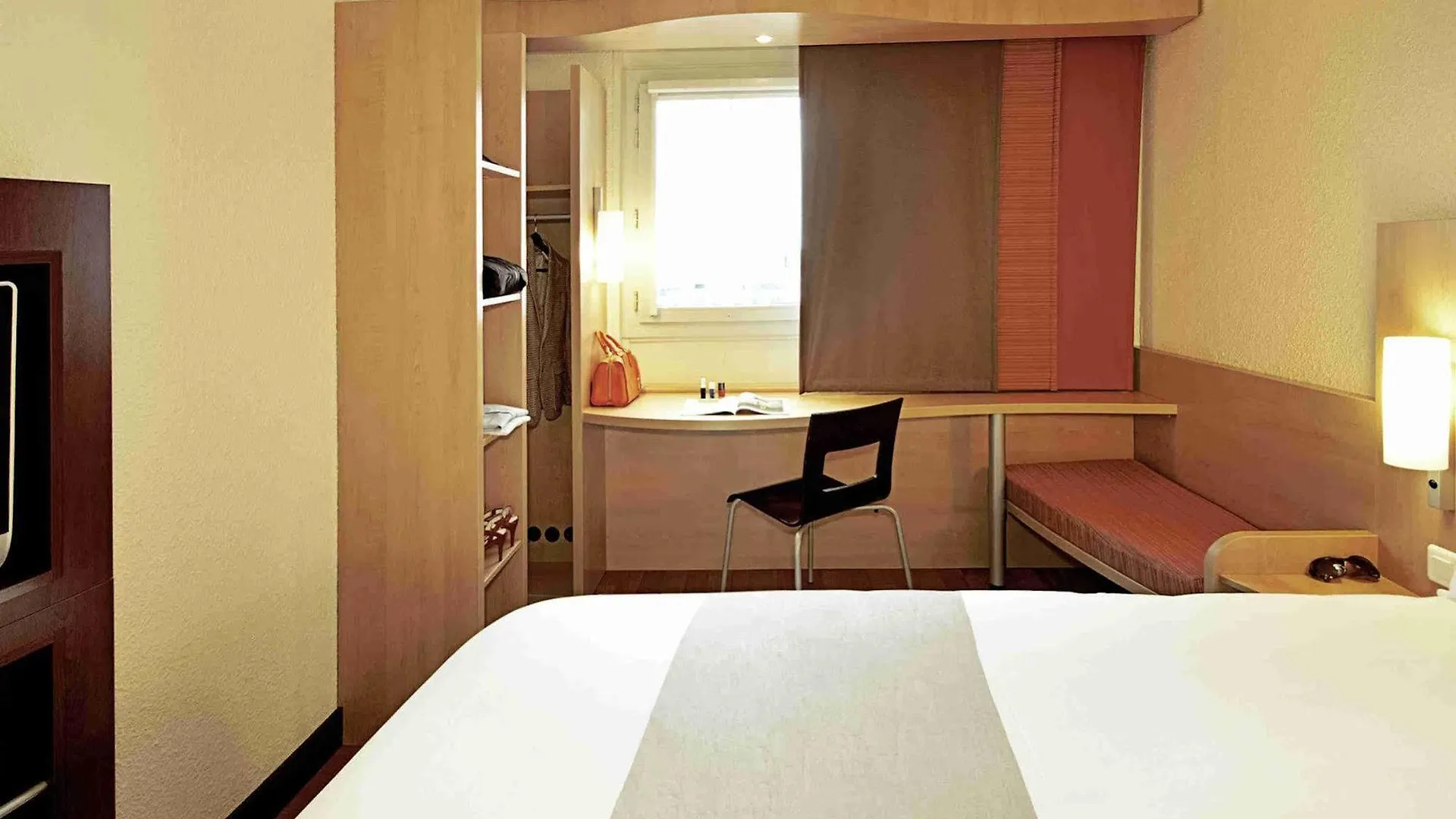 Hotel Ibis Paris Porte D'orleans 3*